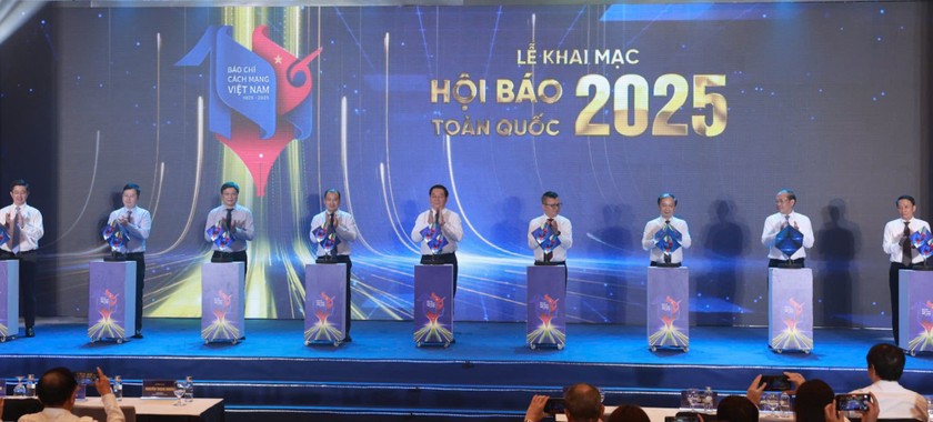 Tưng bừng khai mạc Hội báo toàn quốc năm 2025