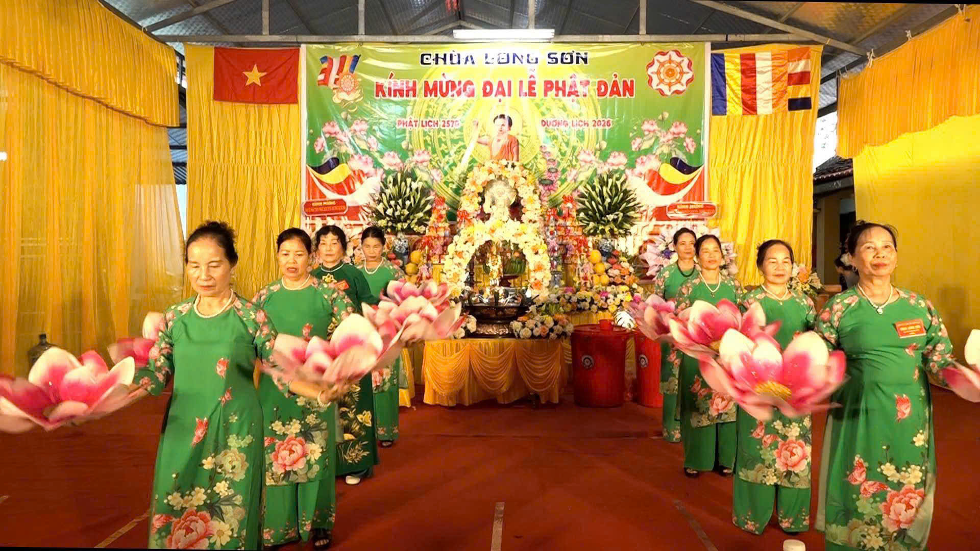 Lan tỏa tinh thần từ bi, đoàn kết qua Đại lễ Phật đản tại chùa Long Sơn