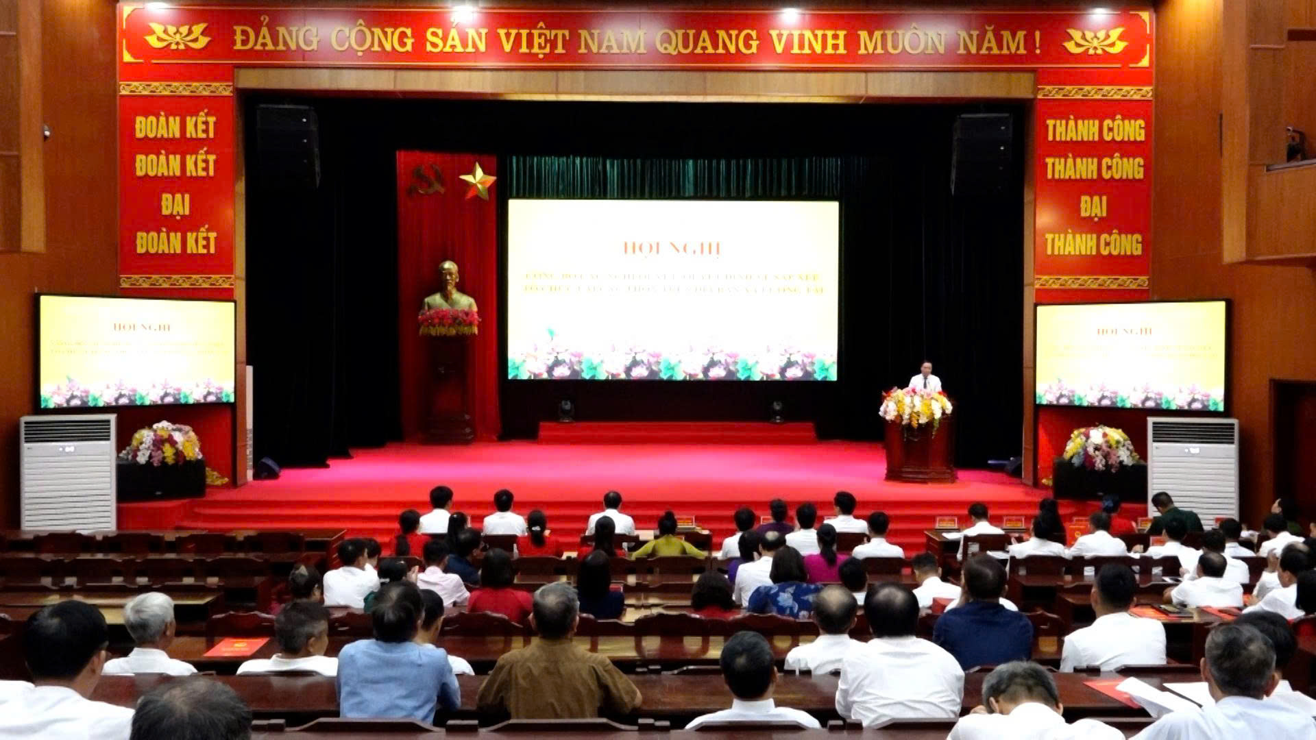 Xã Lương Tài công bố thành lập các thôn mới sau sắp xếp, kiện toàn đội ngũ cán bộ