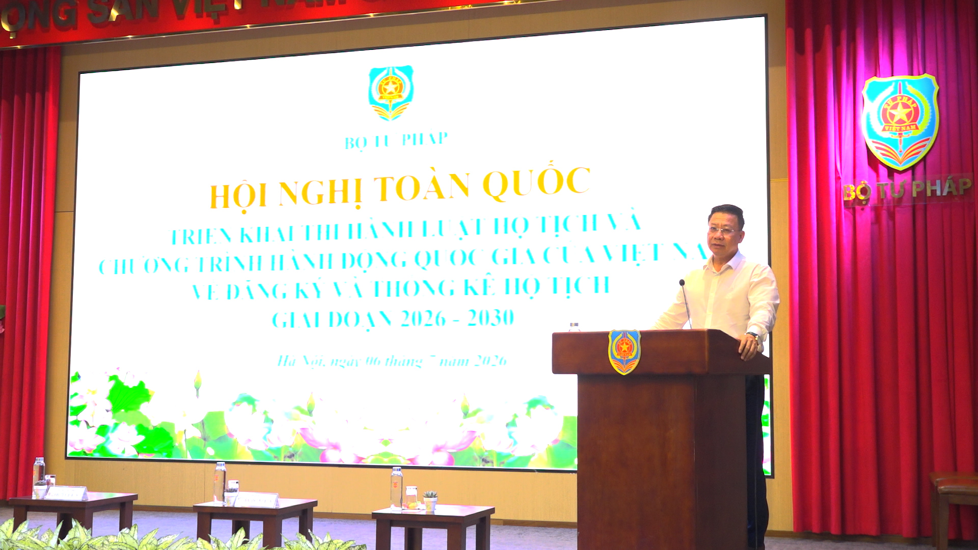 Người dân có thể đến bất kỳ UBND cấp xã nào trên cả nước để đăng ký hộ tịch