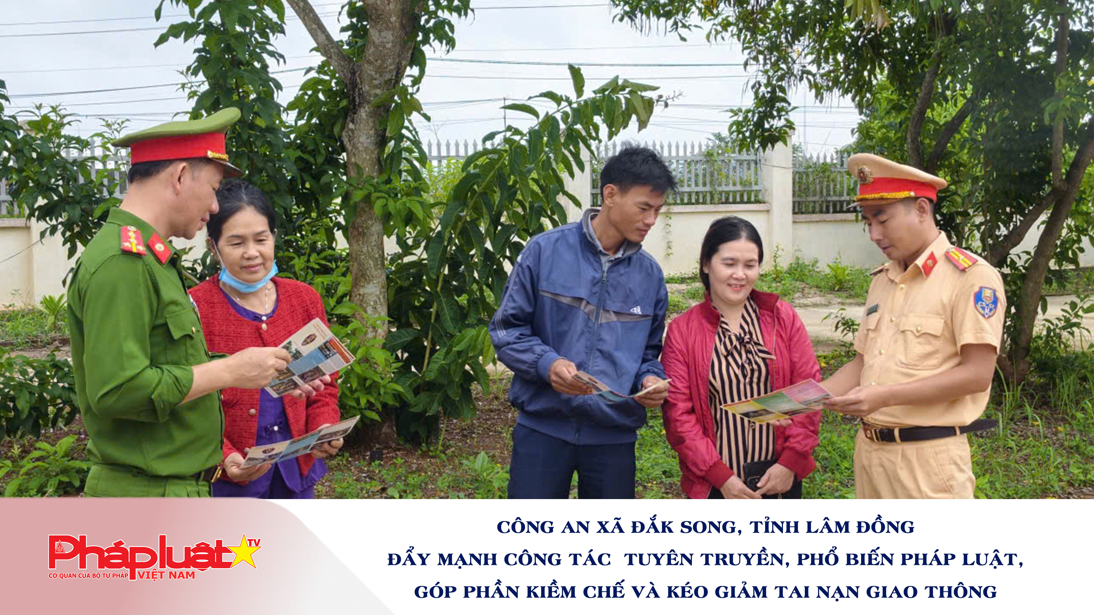 Công an xã Đắk Song, tỉnh Lâm Đồng đẩy mạnh công tác tuyên truyền, phổ biến pháp luật, góp phần kiềm chế và kéo giảm tai nạn giao thông