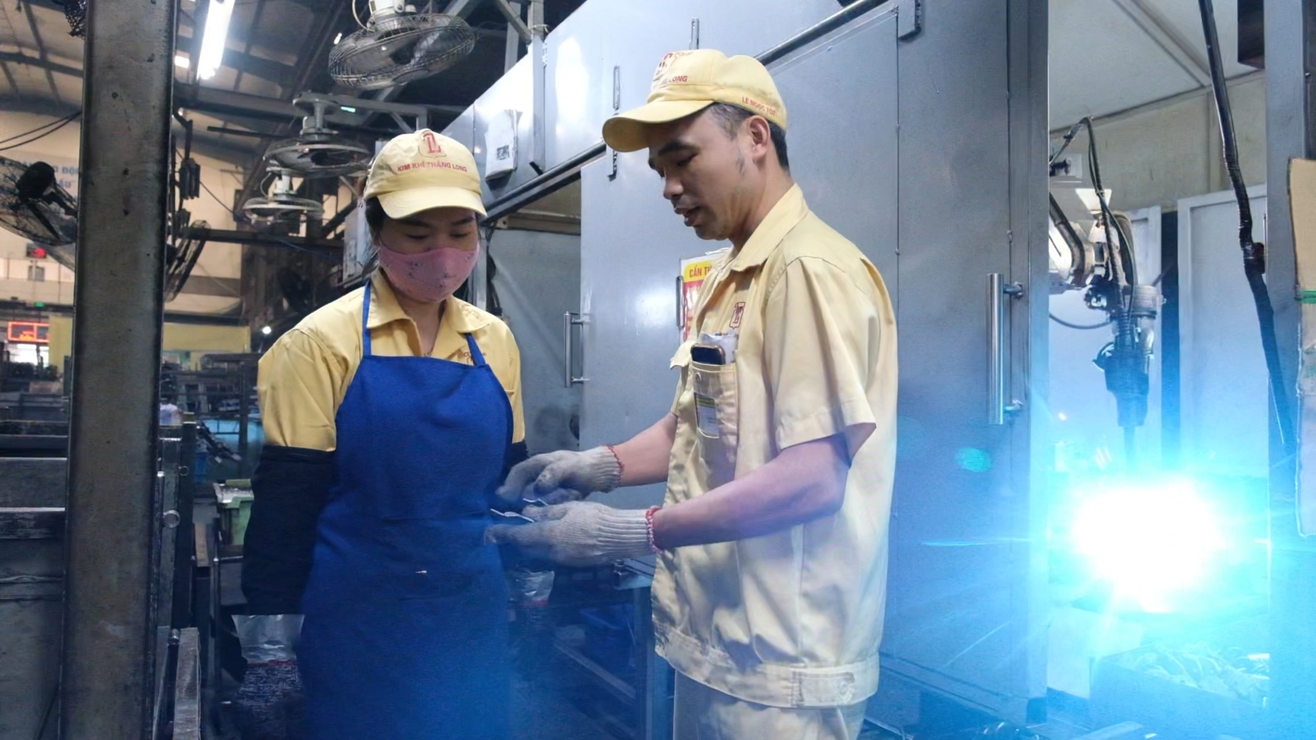 BizNews ngày 22/7/2026: Standard Chartered nâng dự báo tăng trưởng GDP Việt Nam năm 2026 lên 9,5%
