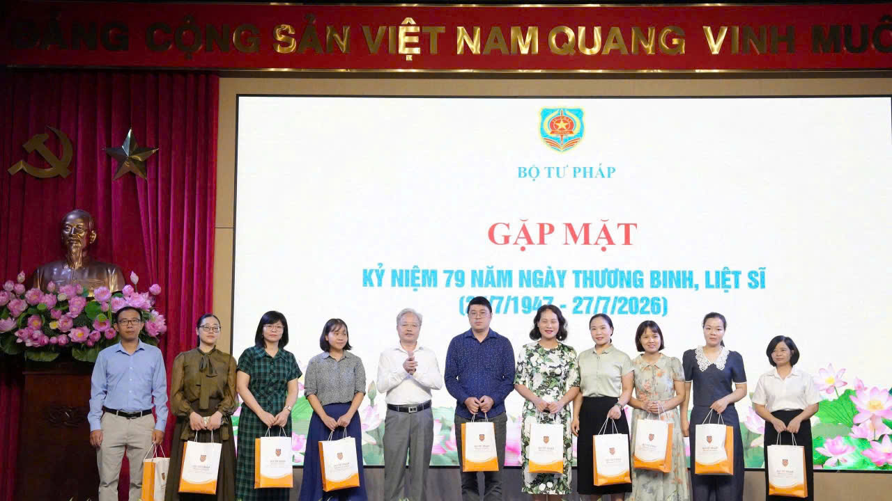 Bộ Tư pháp gặp mặt tri ân người có công nhân kỷ niệm 79 năm Ngày Thương binh - Liệt sĩ