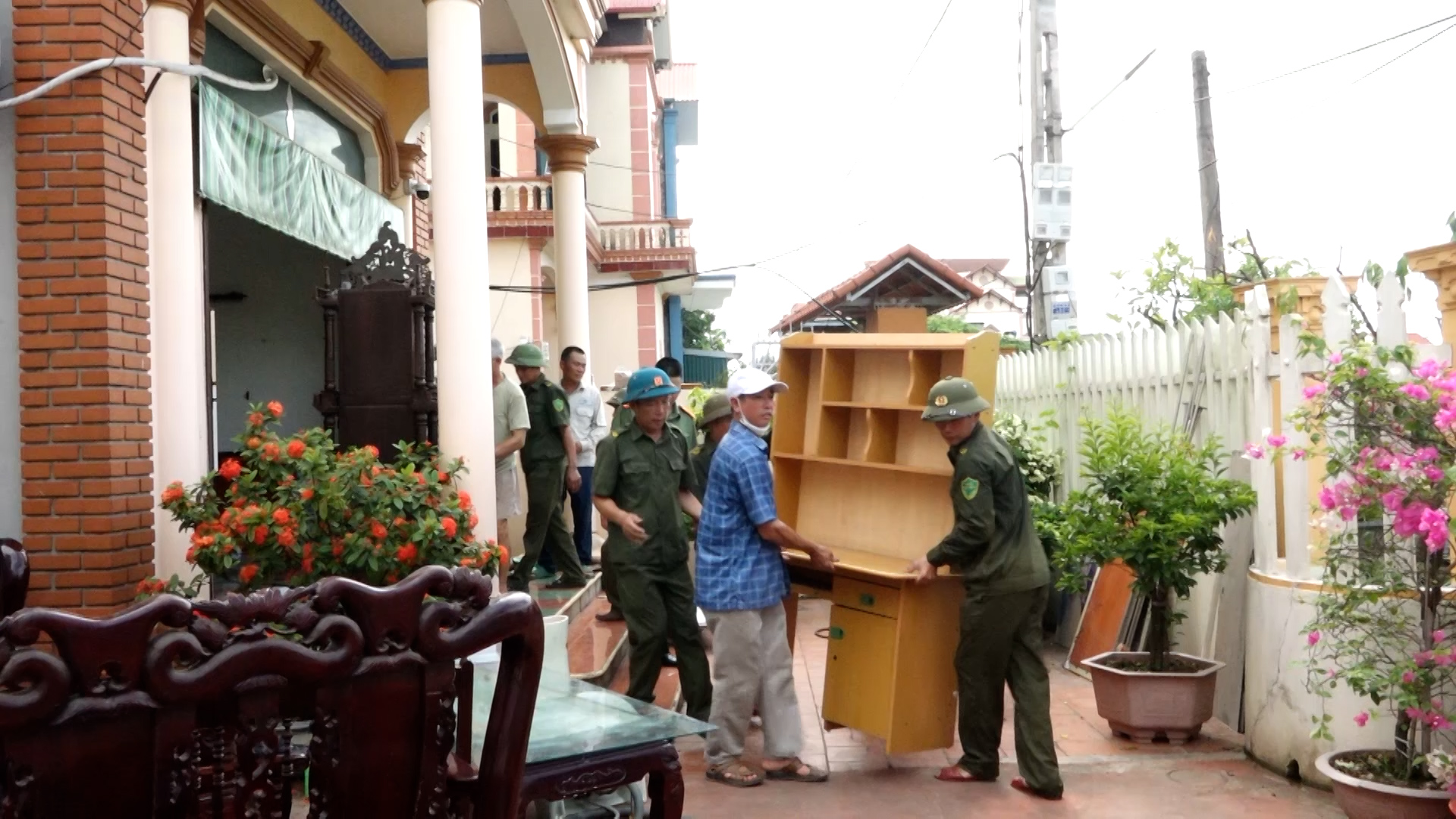Không để ai đơn độc trong cuộc di dời lịch sử