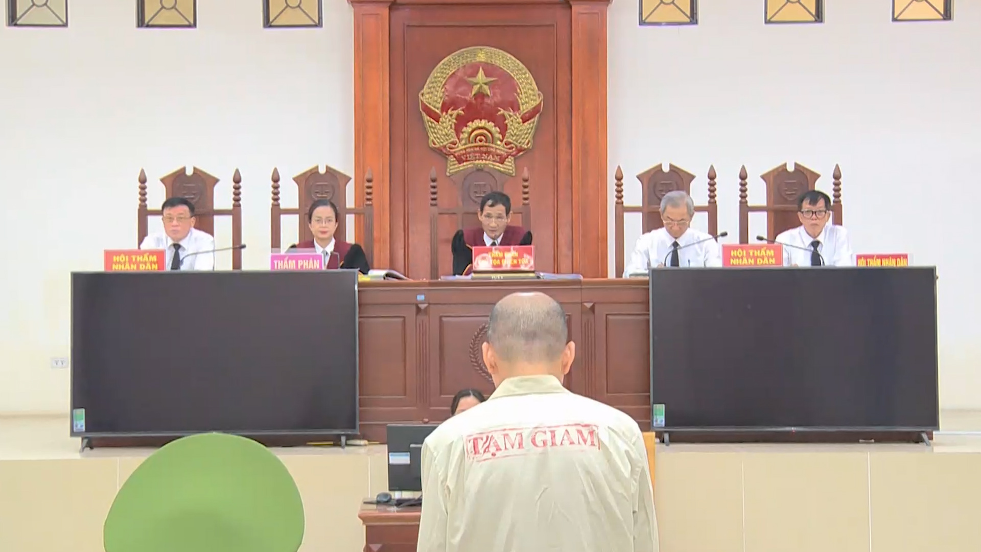 Đề xuất tăng cường bảo vệ thẩm phán khi xét xử các vụ án nguy hiểm
