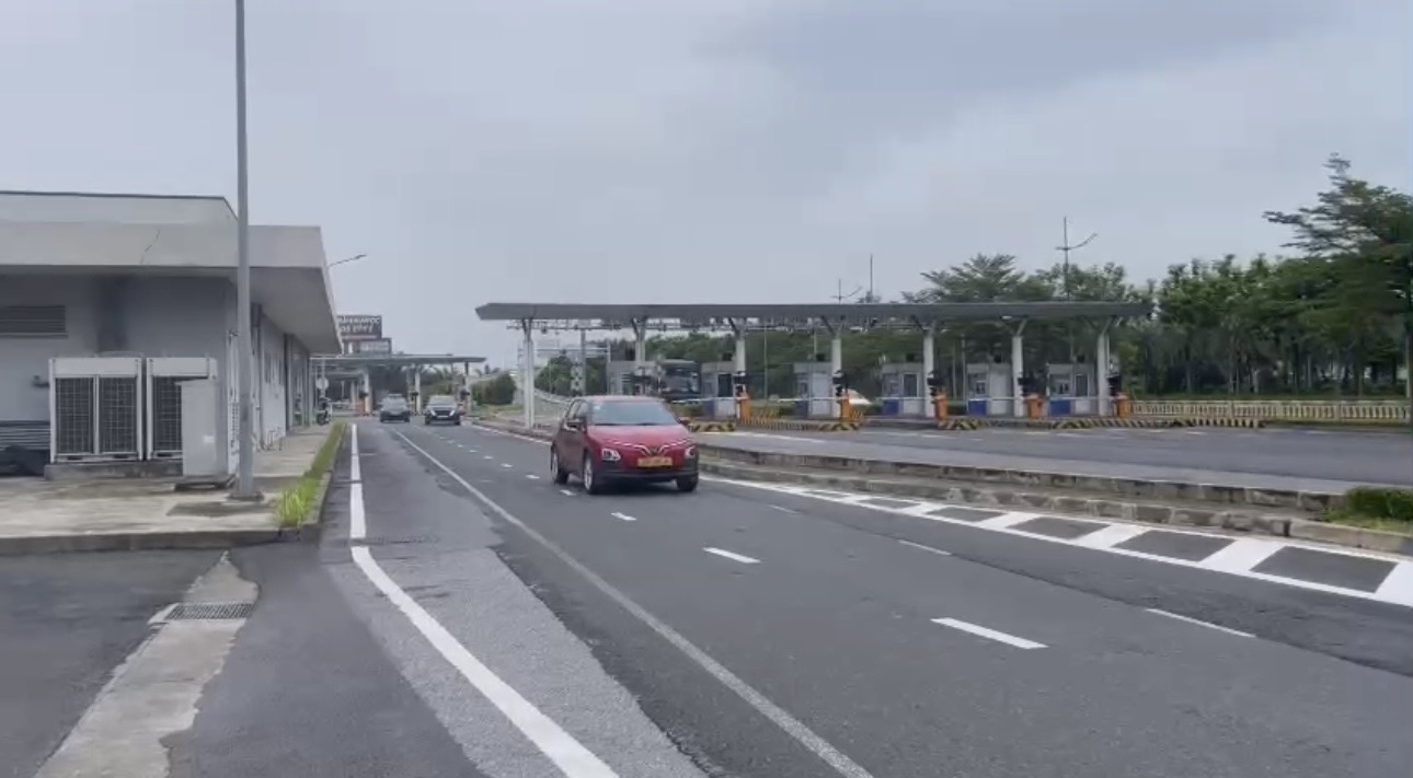 Nội Bài tiếp tục điều chỉnh phân luồng đón xe sau nhiều ngày triển khai phương án mới