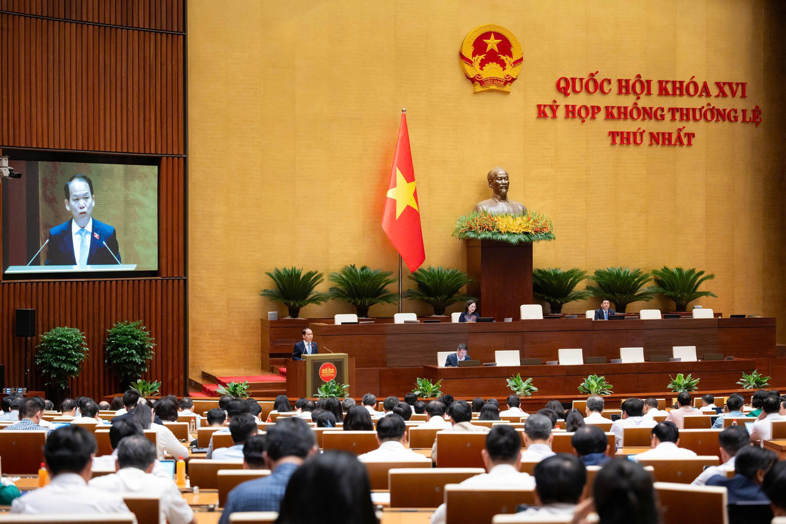 Quốc hội nghe báo cáo về dự án Luật Phát triển đô thị