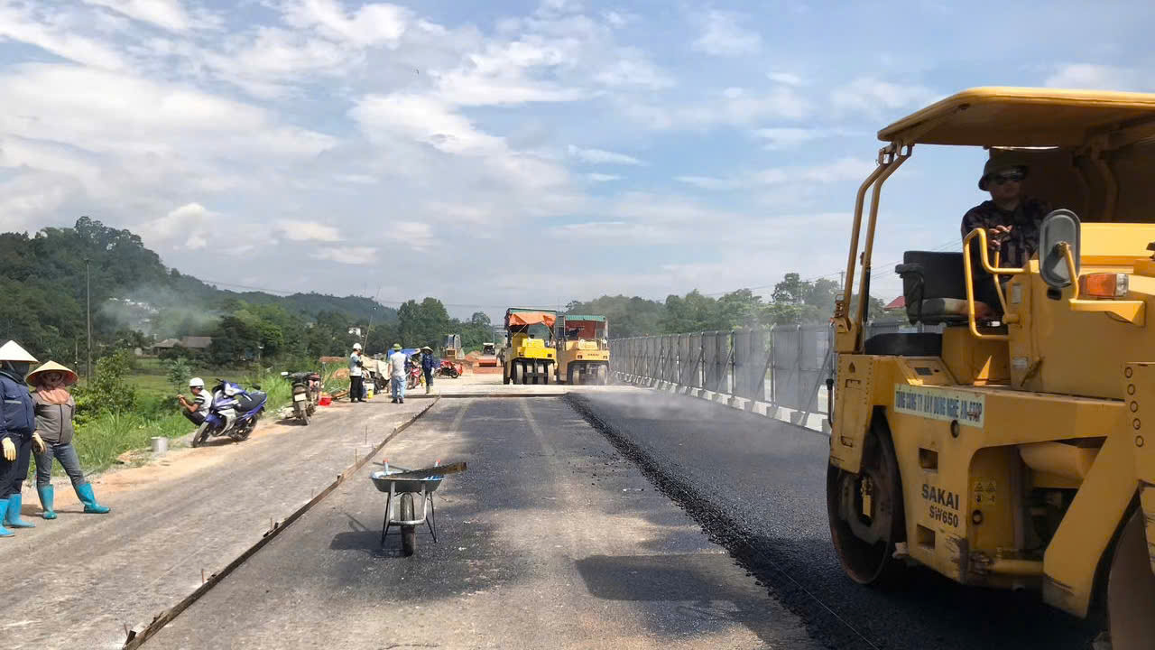 Dự án mở rộng cao tốc Yên Bái - Lào Cai đạt 60%, phấn đấu khai thác trước Tết 2027