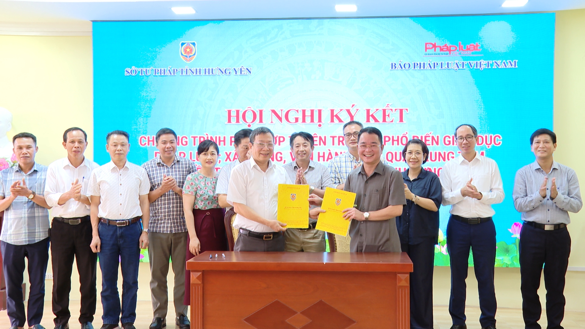 Báo Pháp luật Việt Nam và Sở Tư pháp Hưng Yên ký kết phối hợp tuyên truyền, PBGDPL giai đoạn 2026 - 2030