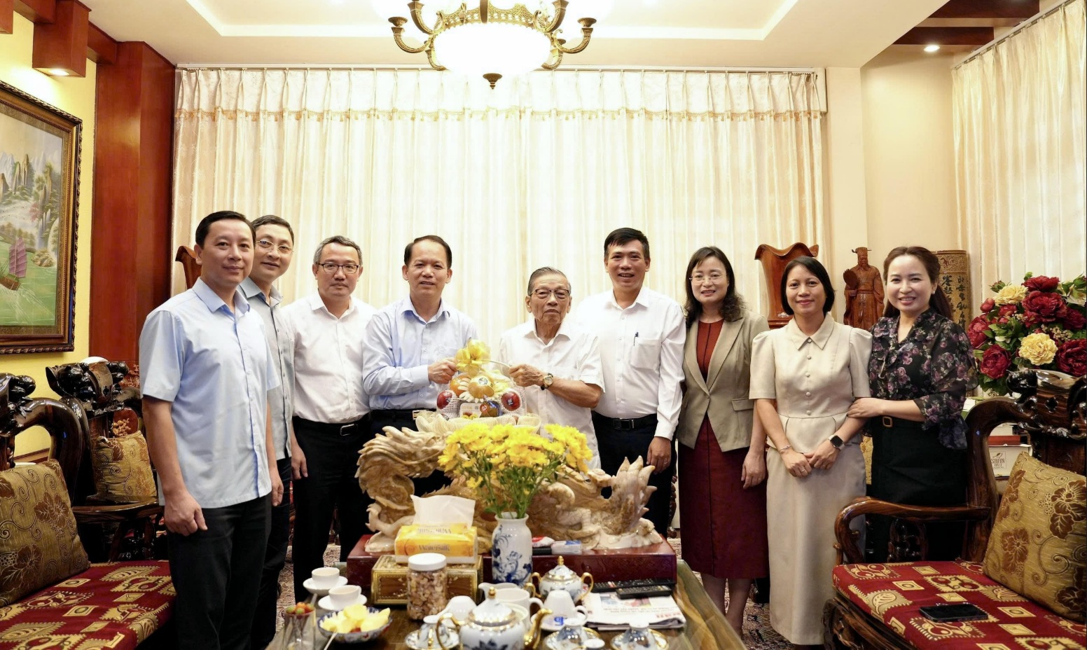 Kỷ niệm 81 năm Ngày truyền thống, lãnh đạo Bộ Tư pháp tri ân các thế hệ đi trước