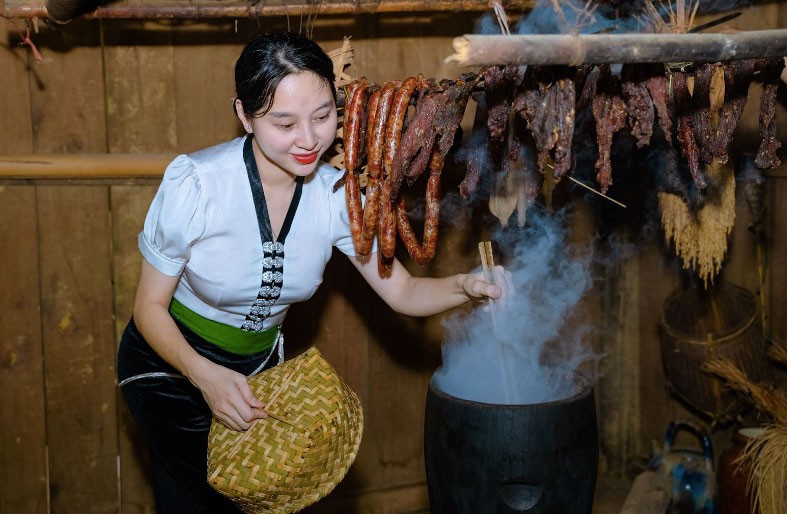 Huyền Huho bất ngờ dừng bán thịt trâu gác bếp
