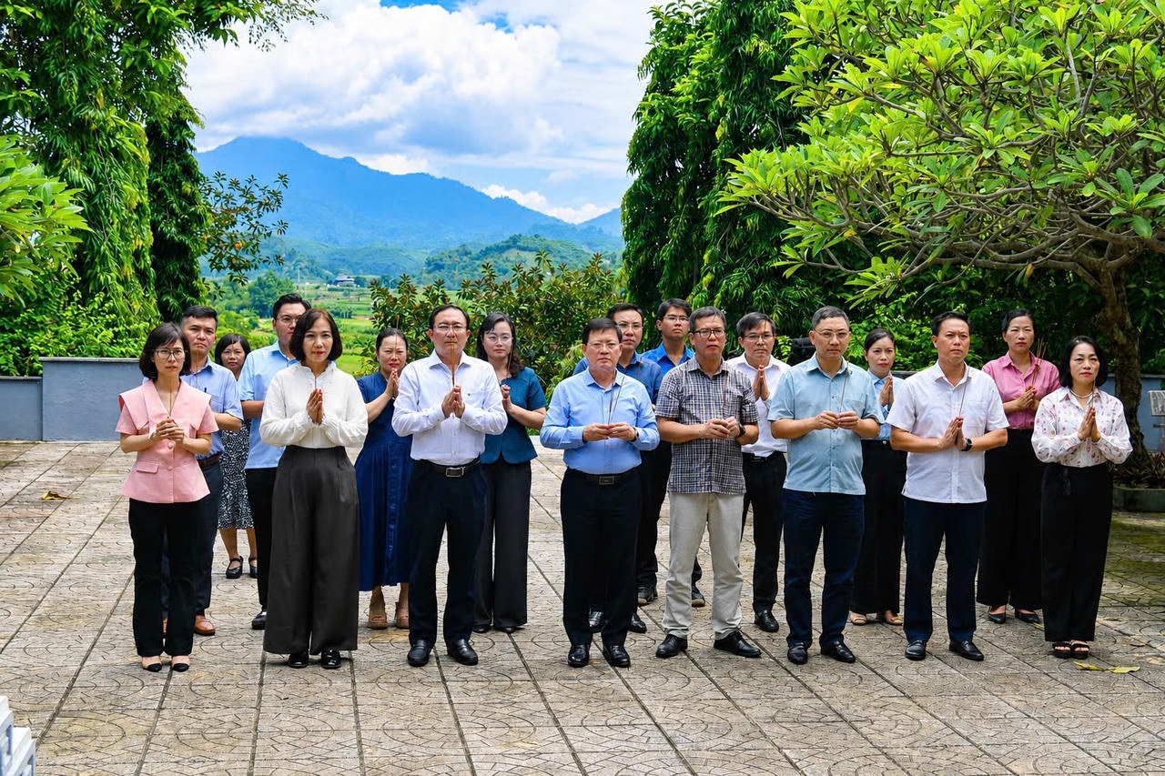 Bộ Tư pháp dâng hương tại Khu di tích lịch sử Bộ Tư pháp ở Tuyên Quang nhân kỷ niệm 81 năm Ngày truyền thống Tư pháp Việt Nam