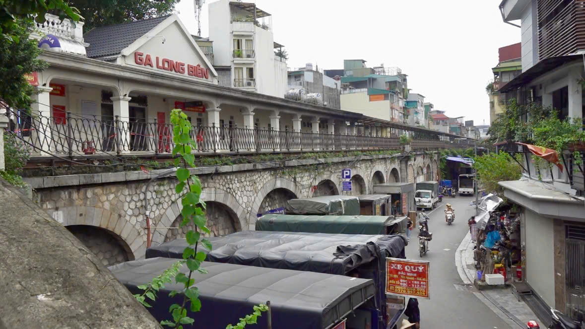 Bàn giao 127 vòm cầu đá hơn 100 năm tuổi, Hà Nội bắt đầu “đánh thức” phố Phùng Hưng - Gầm Cầu