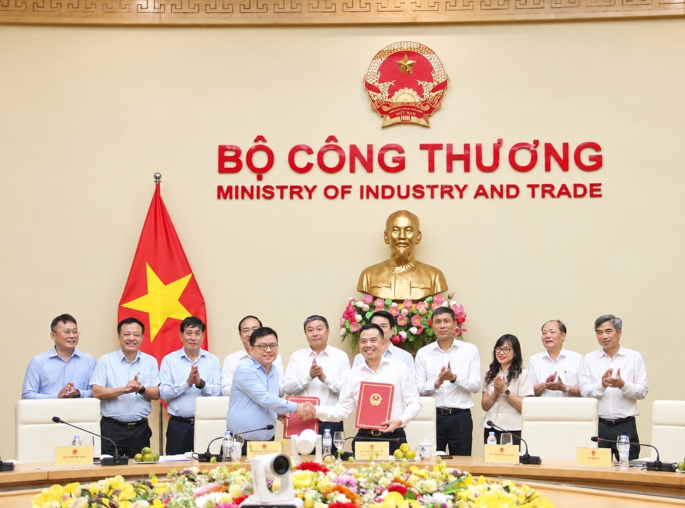 Chuyển Cục Địa chất và Khoáng sản Việt Nam về Bộ Công thương quản lý