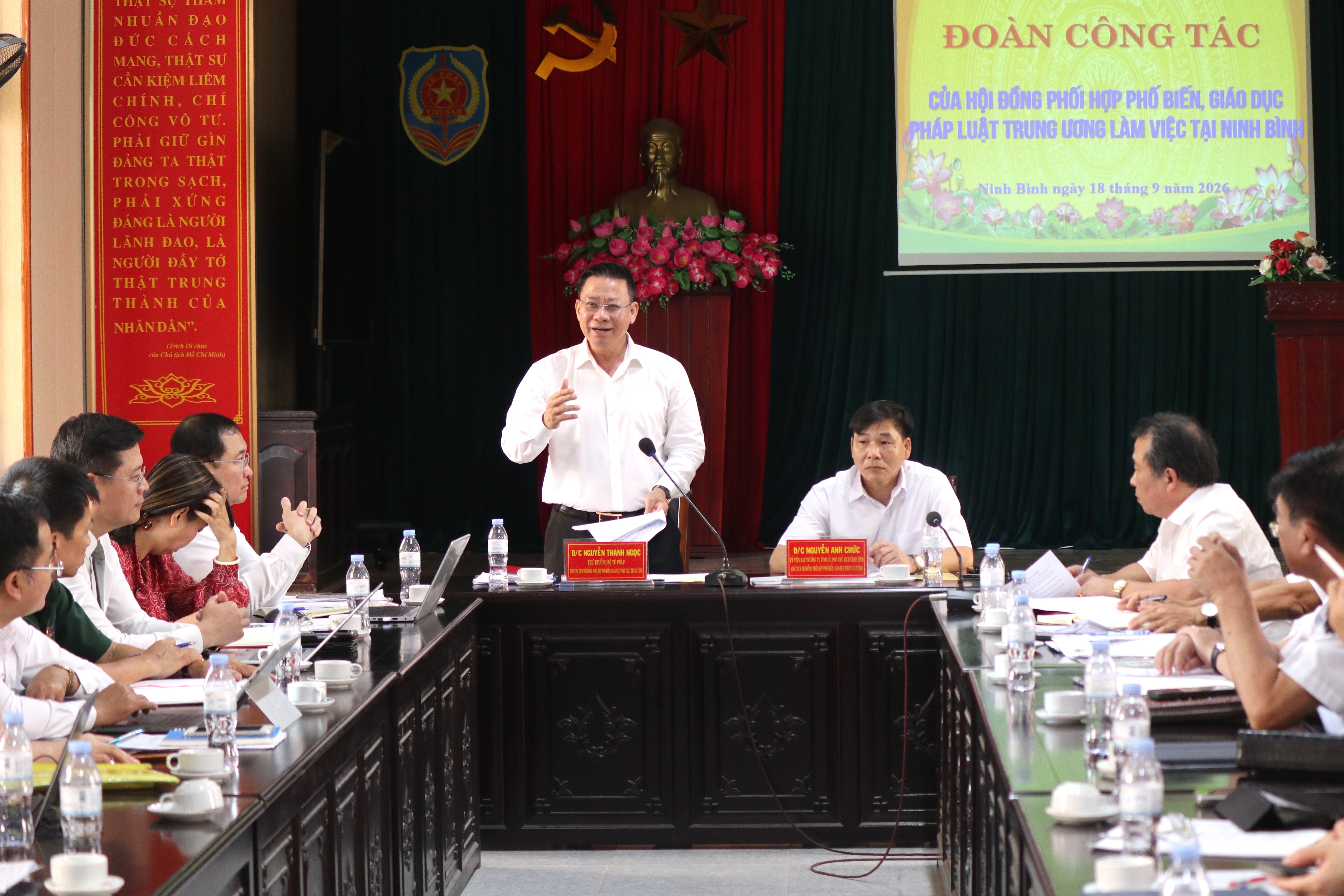 Hội đồng phối hợp PBGDPL Trung ương làm việc với tỉnh Ninh Bình