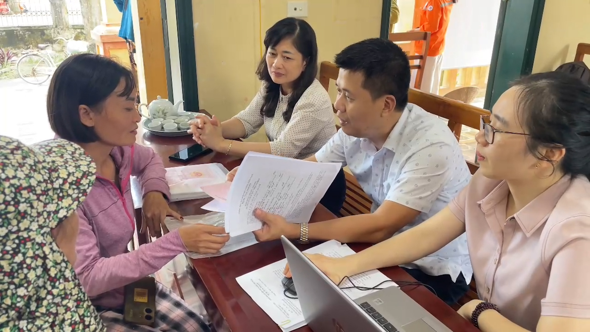 Sở Tư pháp Hưng Yên đồng hành cùng cơ sở, tháo gỡ vướng mắc cho người dân
