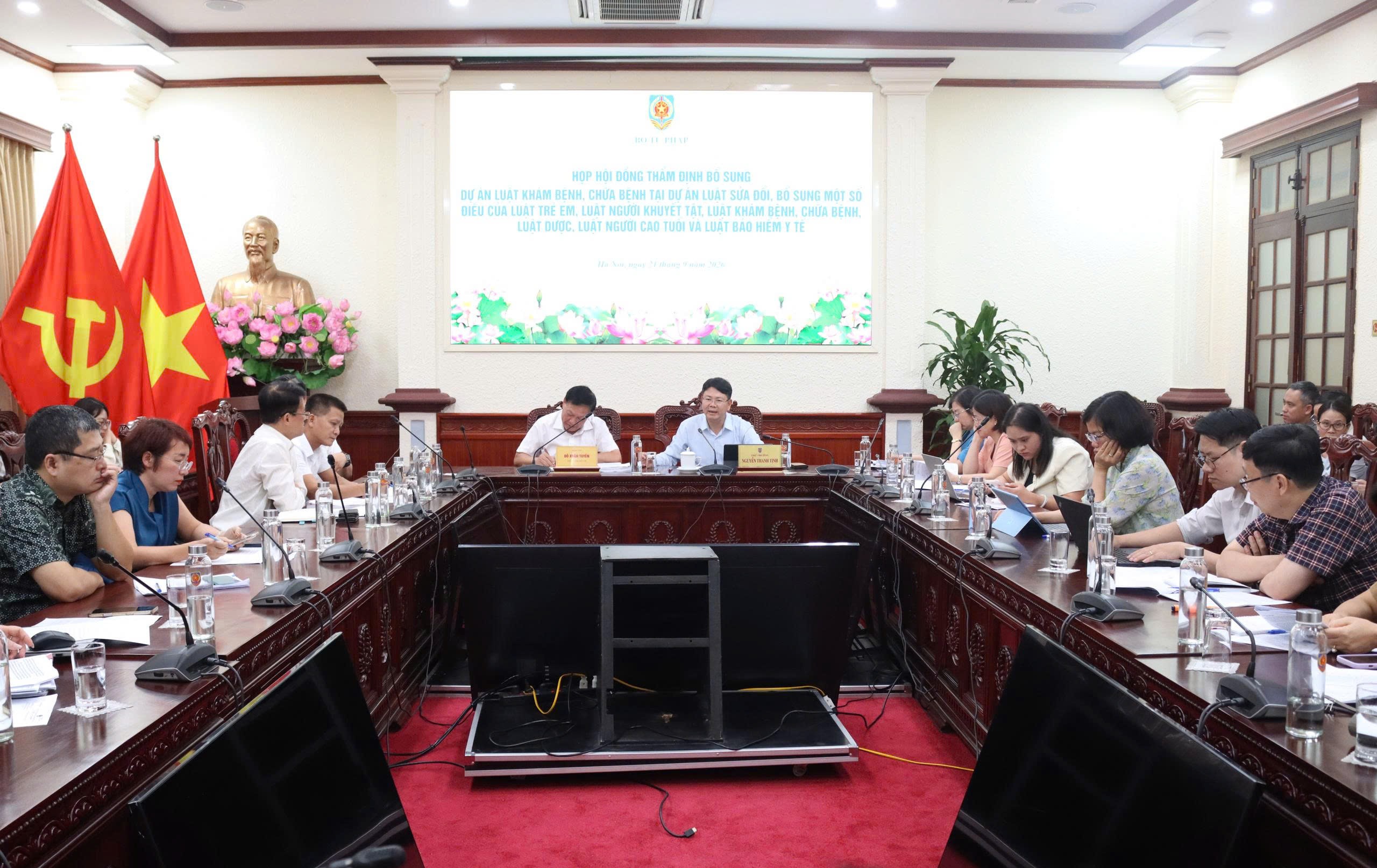 Bảo đảm quyền lợi người dân trong sửa đổi quy định về thuốc chữa bệnh