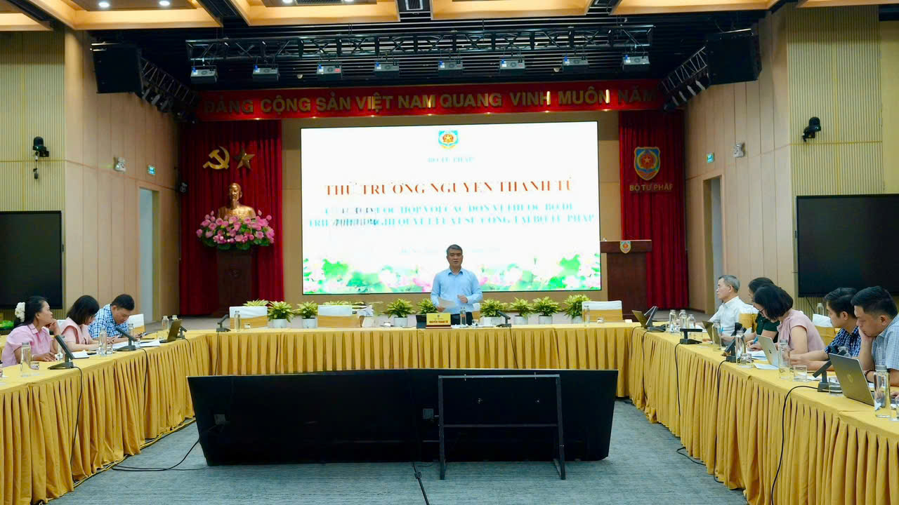 Chuẩn bị nguồn nhân lực cho thí điểm chế định Luật sư công