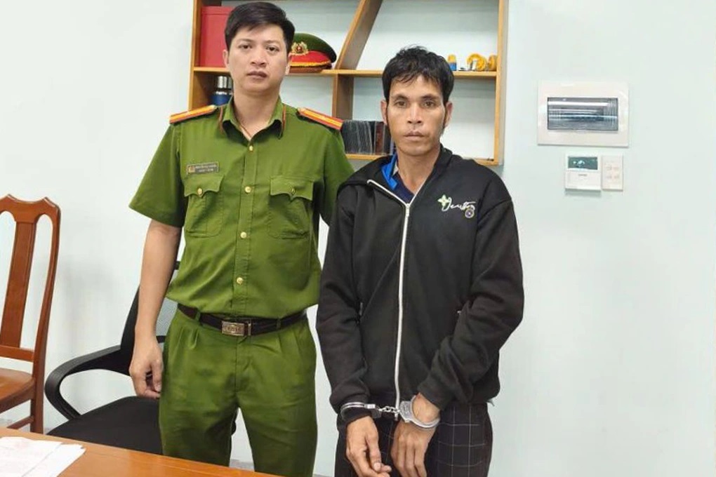 Con trai tưới 20 lít xăng phóng hỏa đốt nhà khiến cha ruột tử vong