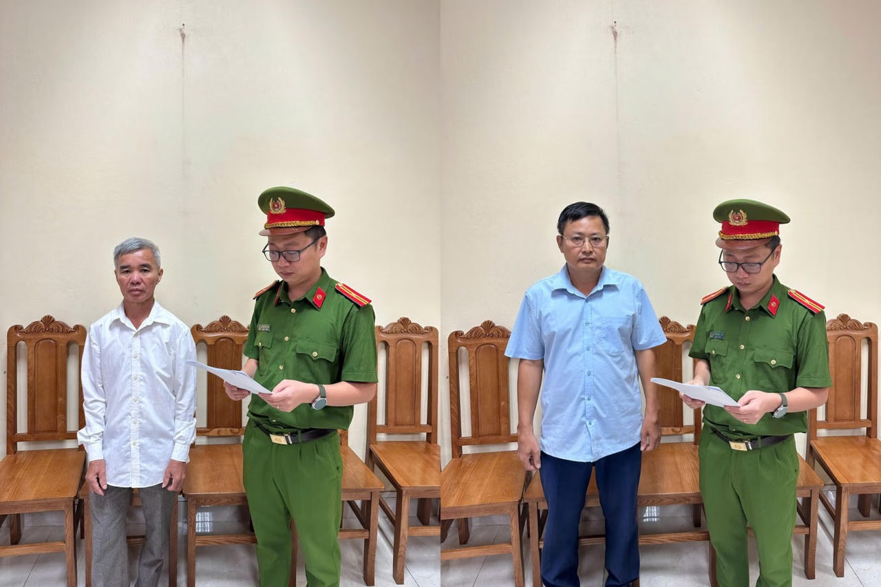 Điểm tin sáng 15/10: Khởi tố nguyên Chủ tịch xã và cán bộ địa chính vì tự ý bán hơn 1.116 m² đất công