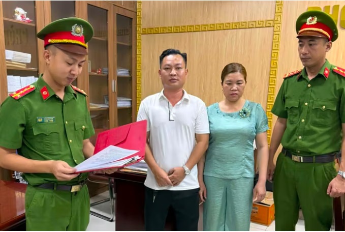 Điểm tin trưa 15/10: Khởi tố 2 bị can liên quan vụ mua bán trái phép hóa đơn hơn 3,5 tỷ đồng tại Quảng Ninh