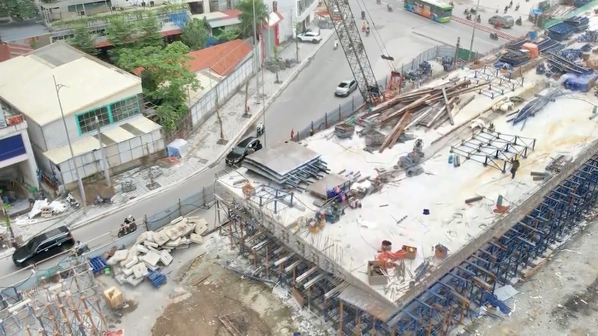 Giải phóng mặt bằng, triển khai dự án bãi đỗ xe, cây xanh, vườn hoa cạnh Vành đai 1